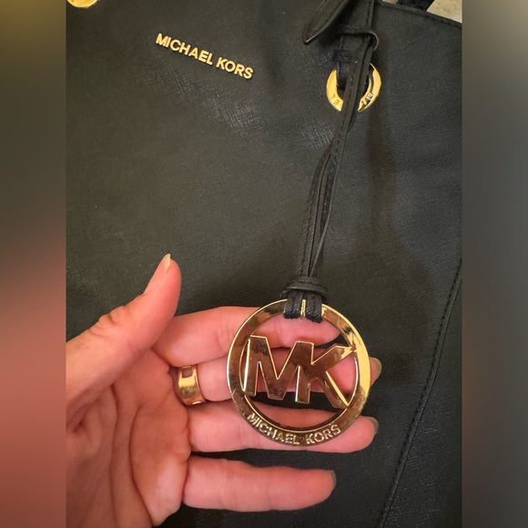 Black MICHAEL KORS , MK saffiano leather bag - Picture 3 of 12